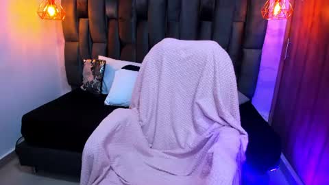 mia_ferrer18 online show from 06.15.26