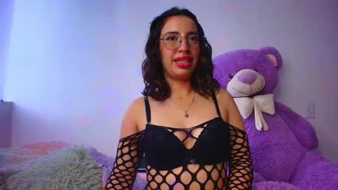 Mia flames online show from 11.12.25