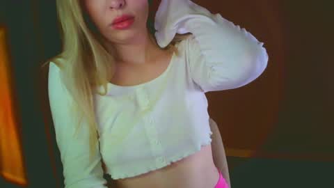 Mia online show from 12.14.24