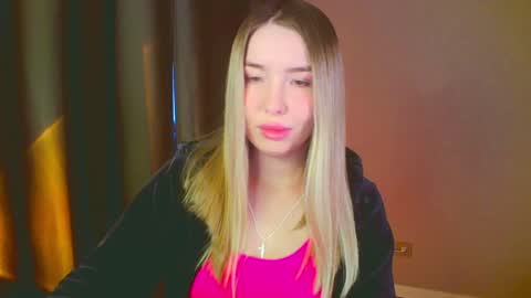 Mia online show from 01.11.25