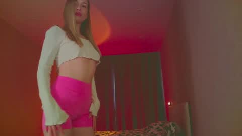 Mia online show from 03.11.25