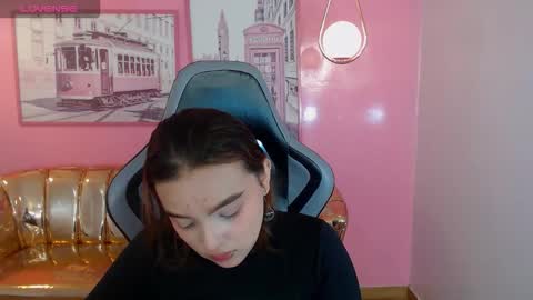 Mia online show from 12.22.25