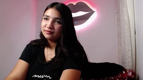 Snapshot of mia_fox666 chatting on 12.22.25 mia online show from 12.22.25