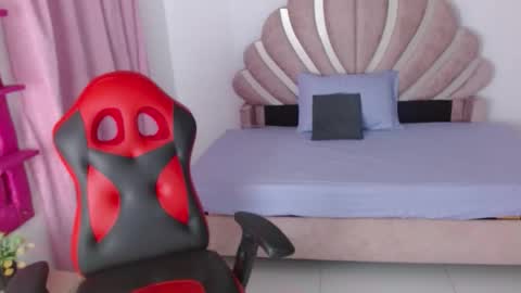 mia online show from 01.18.26