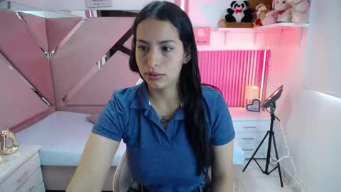 Snapshot of mia_garcia28 chatting on 05.11.26 mia_garcia28 online show from 05.11.26