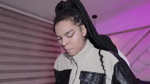 Mia online show from 03.26.26