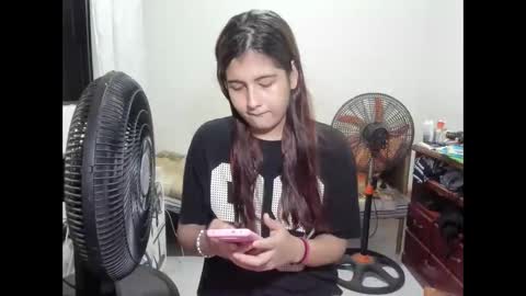 Snapshot of mia_goth766259 chatting on 11.27.25 izzy online show from 11.27.25