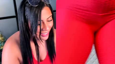 Snapshot of mia_hotwife chatting on 03.11.25 Mia.... Nice to meet you  thumb up me please its important online show from 03.11.25
