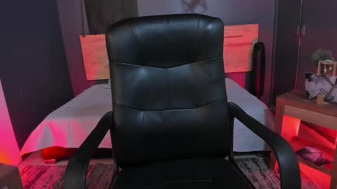 Val  online show from 02.18.25