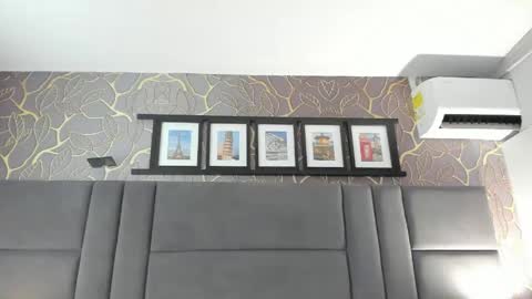 Mia online show from 04.05.26