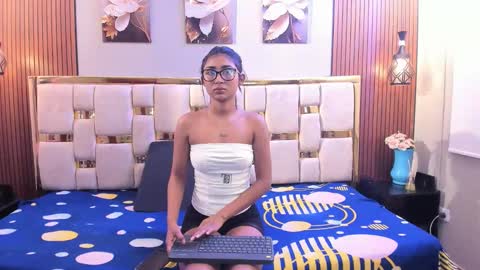 Snapshot of mia_konor06 chatting on 05.14.26 Mia. online show from 05.14.26