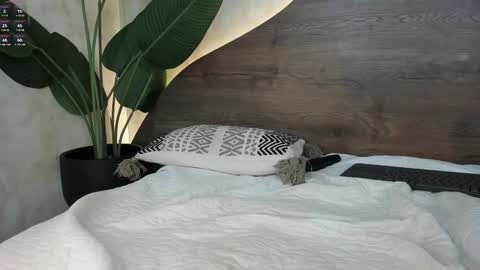 mia_lacy online show from 02.04.25