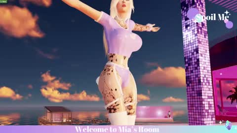 Mia online show from 04.15.26