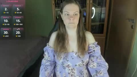 Snapshot of mia_lores chatting on 05.27.26 mia_lores online show from 05.27.26