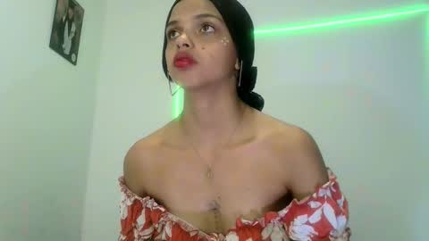 Snapshot of mia_lucy_21 chatting on 09.24.25 mia lucy 21 online show from 09.24.25