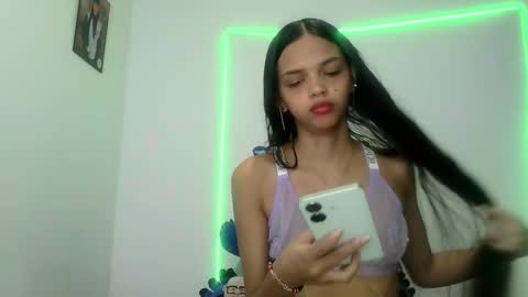 Snapshot of mia_lucy_21 chatting on 10.20.25 mia lucy 21 online show from 10.20.25