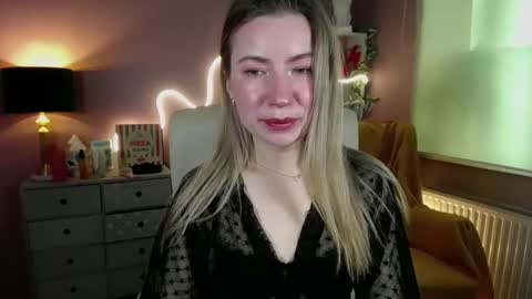 Mia online show from 03.06.25