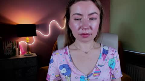 Mia online show from 11.15.25