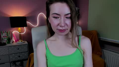 Mia online show from 11.29.25