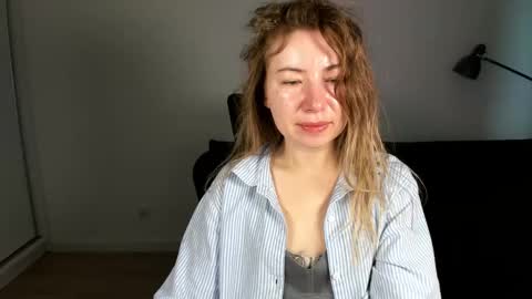 Mia online show from 02.25.26