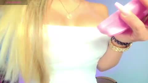 Snapshot of mia_mattel chatting on 06.12.26 333 online show from 06.12.26