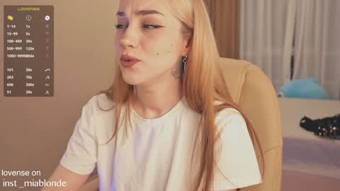 Snapshot of mia_milagros chatting on 01.21.25 mia_milagros online show from 01.21.25