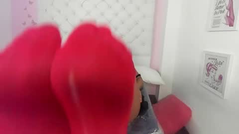 MiaMiller online show from 04.18.26