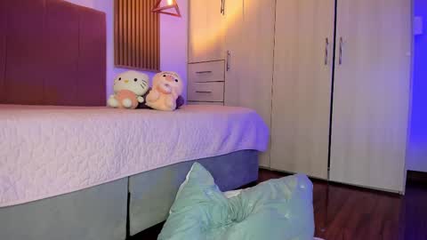 Mia Nevaeh - follow me online show from 11.20.25