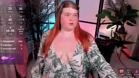 Snapshot of mia_of_your_dreams chatting on 07.28.26 Sweet Mia online show from 07.28.26