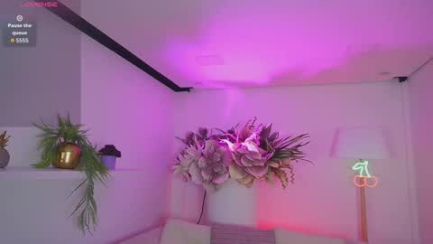 Mia online show from 03.26.26