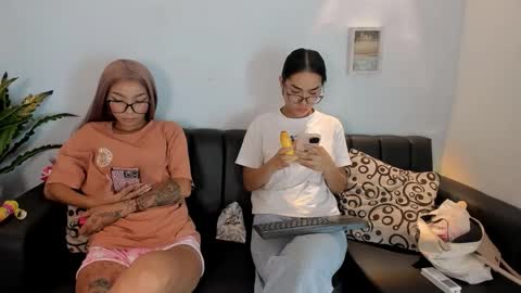 mia_petite72 online show from 11.12.25