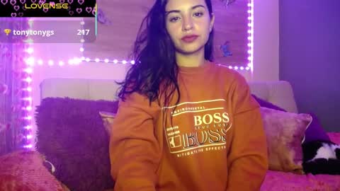 Snapshot of mia_petitebaby chatting on 03.09.25  Ma  online show from 03.09.25