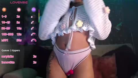 Snapshot of mia_petitebaby chatting on 09.19.25  Ma  online show from 09.19.25