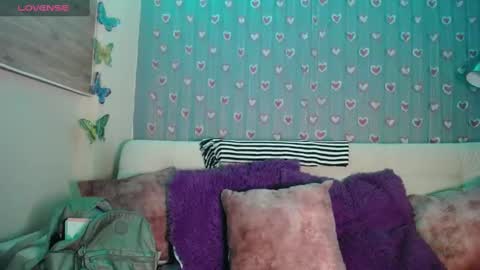 Snapshot of mia_petitebaby chatting on 10.31.25  Ma  online show from 10.31.25