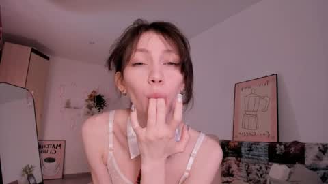 Mia Pimmy online show from 04.19.26