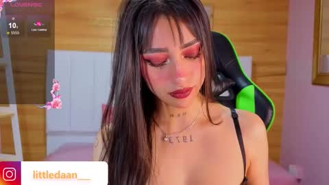 Snapshot of mia_ponce_a chatting on 01.15.26 MIA online show from 01.15.26