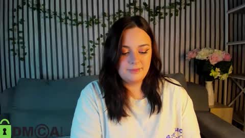 Mia online show from 10.27.25