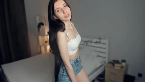 Mia online show from 03.12.25