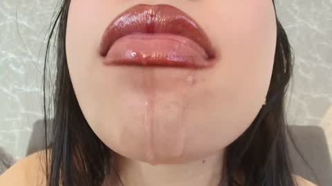 Snapshot of mia_roux13 chatting on 01.06.25 Mia Roux online show from 01.06.25