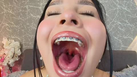 Snapshot of mia_roux13 chatting on 01.17.25 Mia Roux online show from 01.17.25