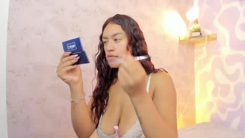 Mia . online show from 04.08.26