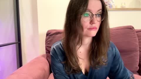 Snapshot of mia_shine_bright chatting on 09.17.25 Mia online show from 09.17.25