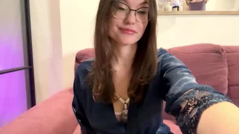 Snapshot of mia_shine_bright chatting on 09.30.25 Mia online show from 09.30.25