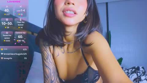 Mia online show from 09.18.25