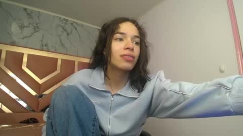 Snapshot of mia_swift_ch chatting on 11.13.25 mia_swift_ch online show from 11.13.25