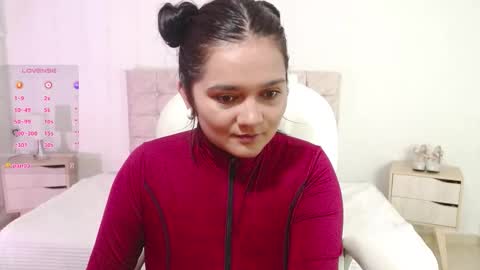 Mia  online show from 10.18.25