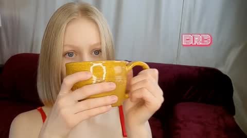 Snapshot of mia_vebes chatting on 01.31.25 Mia online show from 01.31.25