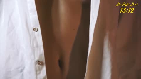 Snapshot of mia_vebes chatting on 02.01.26 Mia online show from 02.01.26