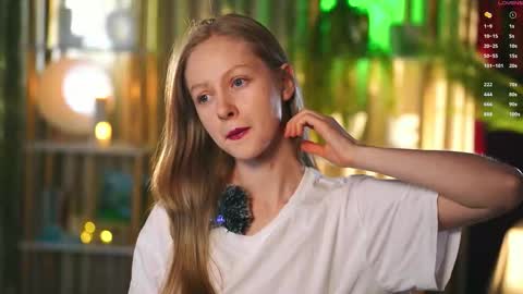 Snapshot of mia_vebes chatting on 03.02.26 Mia online show from 03.02.26