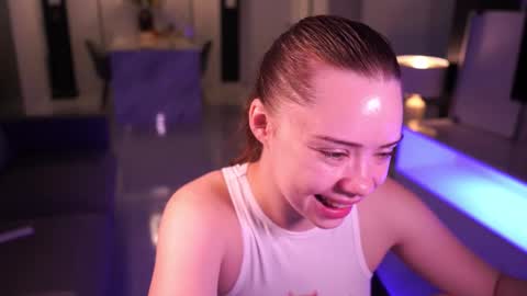 VixenMia online show from 11.18.25